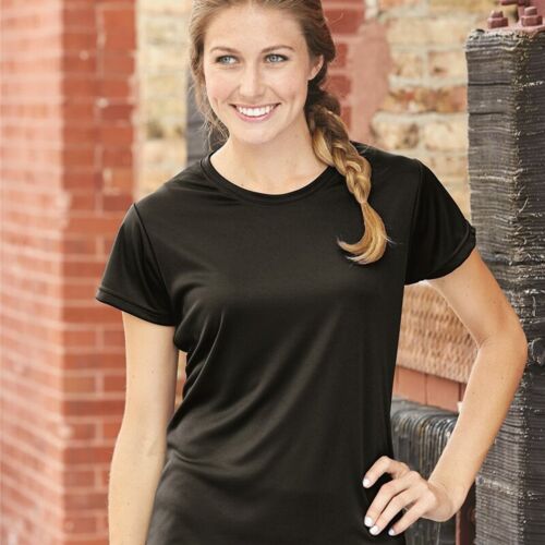 Women’s Performance T-Shirt Vignette